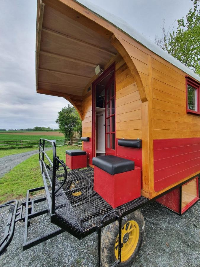 Veritable Roulotte Hippomobile "La Bailleul" Mentheville المظهر الخارجي الصورة