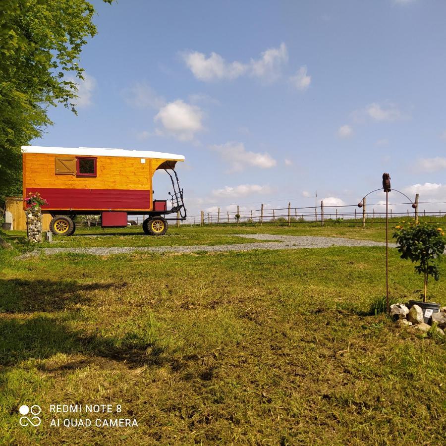 Veritable Roulotte Hippomobile "La Bailleul" Mentheville المظهر الخارجي الصورة