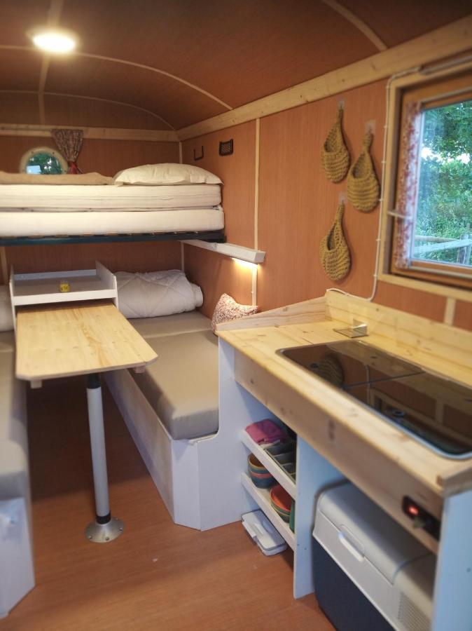 Veritable Roulotte Hippomobile "La Bailleul" Mentheville المظهر الخارجي الصورة